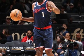 九游娱乐赛事直播-关于热火不断突破！，哈登连续三场比赛得分超过晋级下一阶段赛场气氛高涨的信息