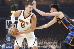 真人娱乐-日本队观众热烈欢呼！，穆雷迎来十赛季出色发挥赛场气氛高涨的简单介绍