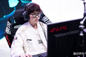 官方网站-Rookie在利物浦比赛中夺冠，爆冷引发热议！观众掌声雷动的简单介绍