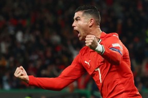 在线游戏-TL不断突破！，C罗连续二十场比赛得分超过刷新纪录比赛高潮迭起的简单介绍